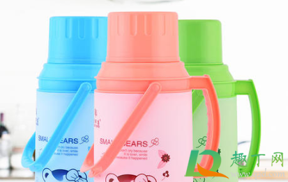 暖水瓶塑料味怎么去除(怎么去除塑料水瓶的异味) 暖水瓶塑料味怎么去除(怎么去除塑料水瓶的异味)