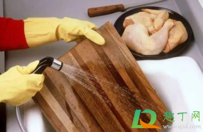 切菜的案板怎么清洗(切肉的案板怎么清洗)