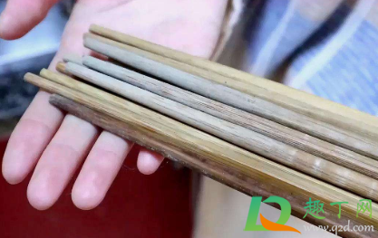 筷子上的黑霉点用什么洗的掉(如何去掉筷子上面黑色的霉菌)