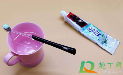 装牙一颗多少钱(装牙多少钱一个)