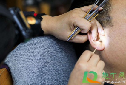 掏耳朵感觉疼是怎么回事(掏耳朵耳朵疼是怎么回事)