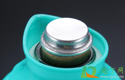 开水瓶塞拔不出来怎么办(热水瓶的塞子拔不出来该怎么办)