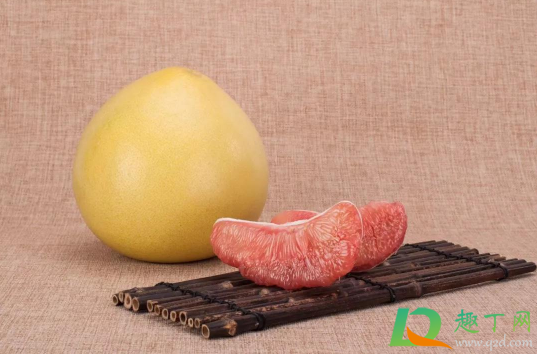 柚子上的白筋怎么去掉(如何剔除柚子的筋)