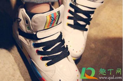 粗腿穿高帮鞋好看吗(腿短的穿高帮鞋好看吗)