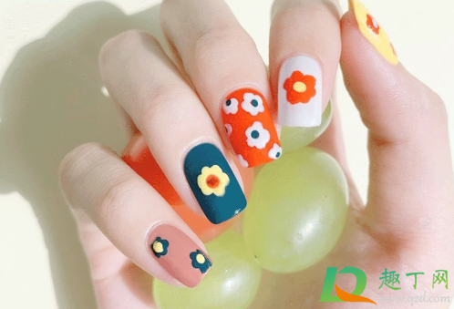 2020秋冬做什么美甲好看显白(美甲图片2020新款式冬季显白长款) 2020秋冬做什么美甲好看显白(美甲图片2020新款式冬季显白长款)