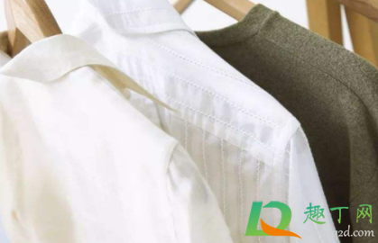 大量出汗衣服上有白色正常吗(出汗衣服会有白色) 大量出汗衣服上有白色正常吗(出汗衣服会有白色)