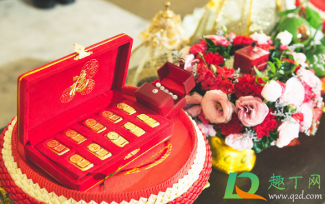 娘家给的嫁妆钱要告诉老公吗(女方嫁妆钱要不要告诉老公) 娘家给的嫁妆钱要告诉老公吗(女方嫁妆钱要不要告诉老公)