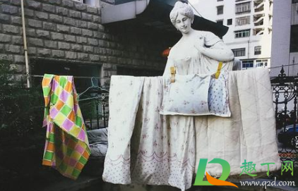 晾衣服一定要反着晾吗(晾衣服反着晾好还不要反的好?)