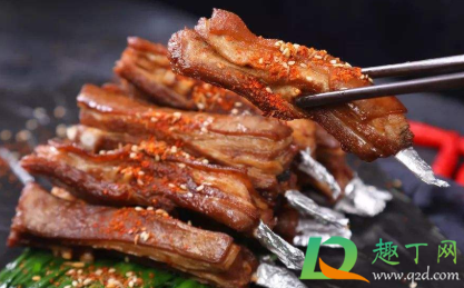 烤箱可以烤羊排吗(烤箱能不能烤羊排)