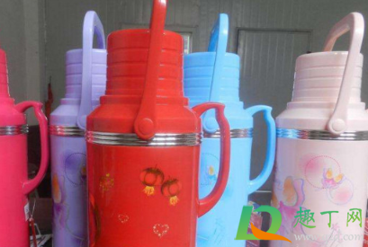 暖水瓶塑料味怎么去除(怎么去除塑料水瓶的异味) 暖水瓶塑料味怎么去除(怎么去除塑料水瓶的异味)