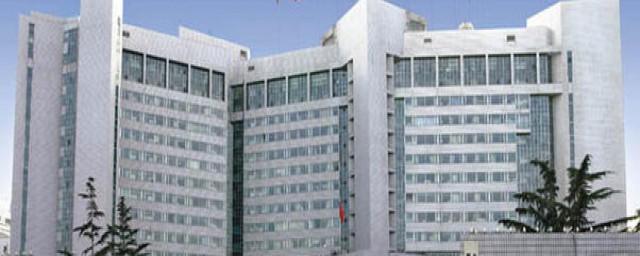 附属医院是该大学的临床医院(附属医院 临床医院)