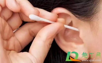 耳朵闷闷的堵住的感觉怎么解决(感冒耳朵闷闷的堵住的感觉怎么解决)