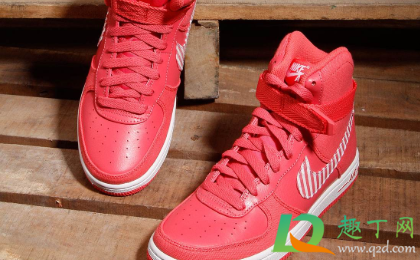 粗腿穿高帮鞋好看吗(腿短的穿高帮鞋好看吗)