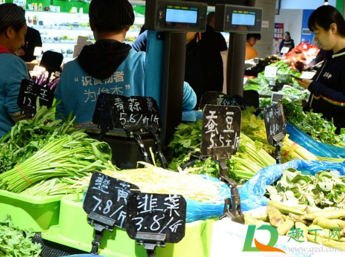 武汉菜场要求女摊贩不超过45岁真的假的(武汉不准45岁卖菜) 武汉菜场要求女摊贩不超过45岁真的假的(武汉不准45岁卖菜)