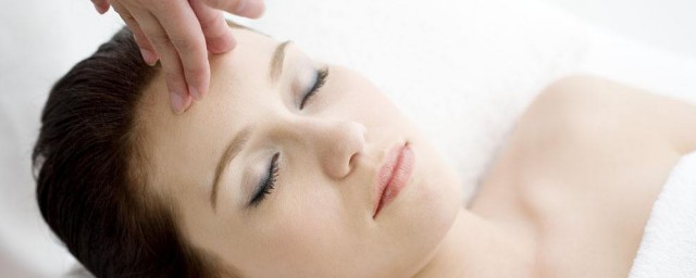 怎么按摩头部好呢(自己按摩头部的正确方法)