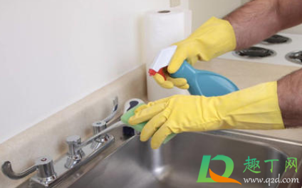 墙上油渍用什么洗得掉(去墙上的油渍)