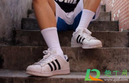 篮球袜硬了怎么洗(篮球袜怎么洗不会起球)