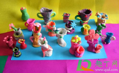 裤子上粘上彩泥怎么办干了(彩泥沾裤子上怎么弄掉?)