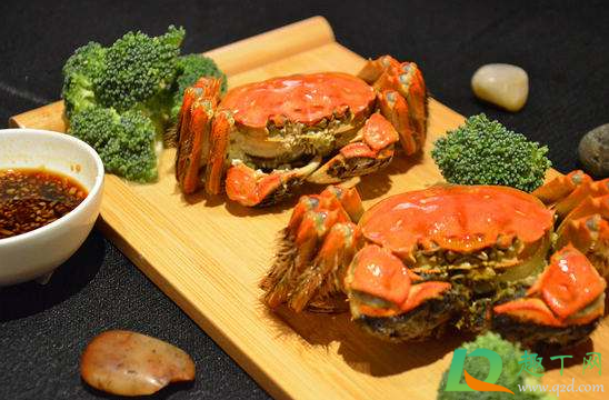 蒸螃蟹放什么东西好(蒸螃蟹要放什么东西)