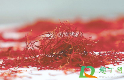 泡藏红花放多少合适(藏红花要放多少水泡)