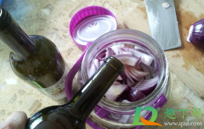 洋葱泡红酒一个月时间能喝吗(洋葱泡酒多久可以喝) 洋葱泡红酒一个月时间能喝吗(洋葱泡酒多久可以喝)
