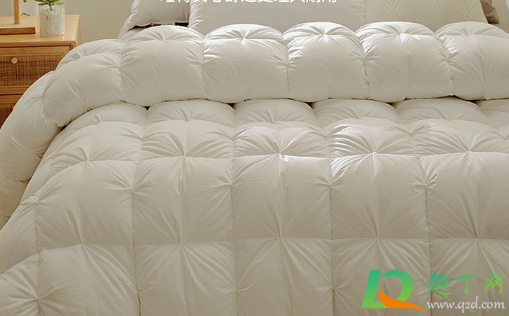 羽绒被不贴合可以缝吗(羽绒被为什么和被套不贴合)