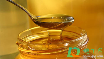 蜂蜜表面有泡沫正常吗(蜂蜜会出现泡沫)