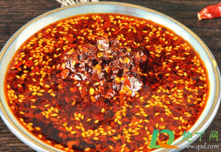 油泼辣子颜色为什么会黑(油泼辣子咋样颜色红)