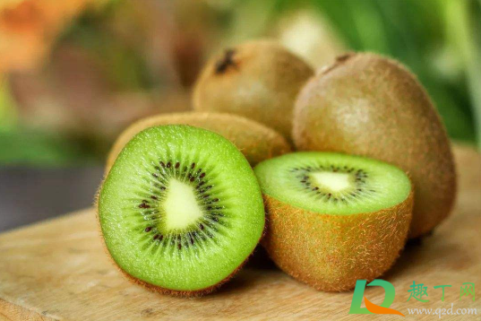 猕猴桃很大个是怎么回事(猕猴桃又大又扁)