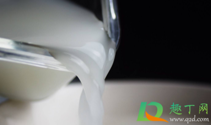 淘米水怎么洗白衣服效果好(淘米水可以漂白衣服吗)