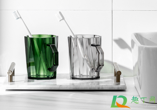 刷牙杯不洗能不能直接用(用牙膏洗杯子可以吗) 刷牙杯不洗能不能直接用(用牙膏洗杯子可以吗)