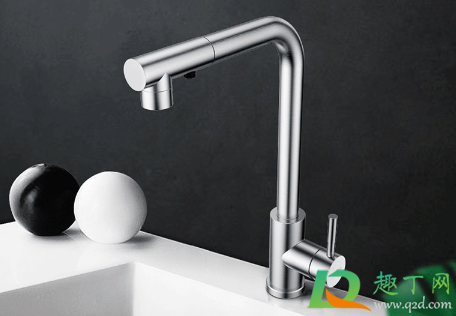 抽拉式水龙头为什么水很小(抽拉式水龙头出水很小是怎么回事呢)