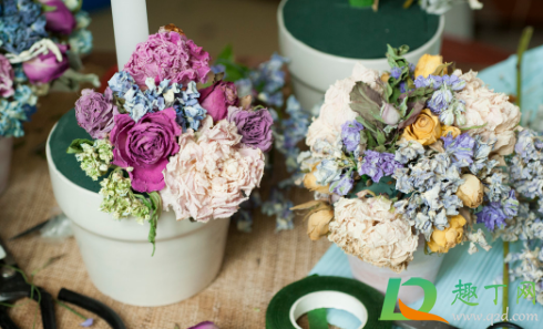 花泥养花好还是花瓶养花好(泥盆养花到底好不好) 花泥养花好还是花瓶养花好(泥盆养花到底好不好)