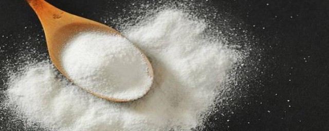 铝盆粘上洋灰清洗方法(铝盆糊了怎么去掉)