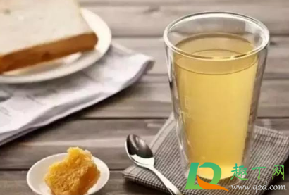 蜂蜜用冷水冲什么效果(蜂蜜水用冷水冲有什么用) 蜂蜜用冷水冲什么效果(蜂蜜水用冷水冲有什么用)