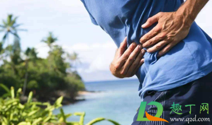 一呼吸肋骨都有点疼是岔气吗(左胸肋骨处呼吸就像岔气的疼)