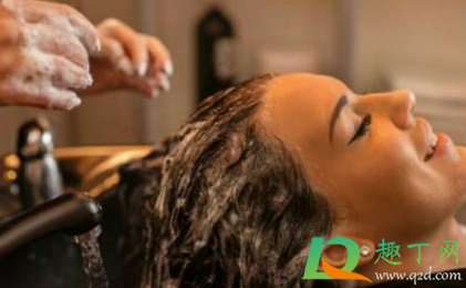 洗头发放盐能防止脱发吗(用盐水洗头可以减少脱发吗) 洗头发放盐能防止脱发吗(用盐水洗头可以减少脱发吗)