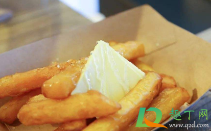 黄油可以直接夹面包吃吗(夹黄油吃的那种是什么面包) 黄油可以直接夹面包吃吗(夹黄油吃的那种是什么面包)