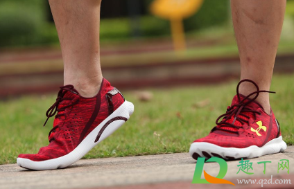 鞋底走路打滑怎么处理(运动鞋底打滑怎么办)