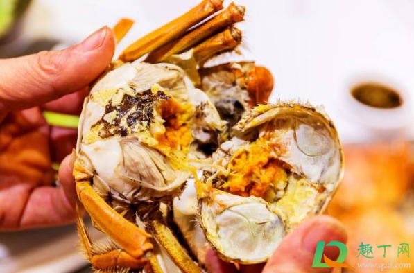 蟹黄为什么是红色的(蟹黄是暗红色)