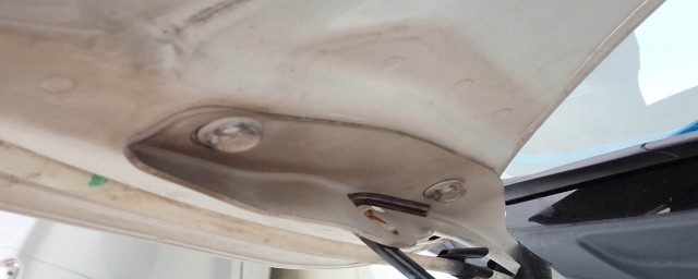 铃木雨燕空调出风口的拆法(铃木雨燕空调开关面板如何拆)