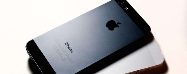 苹果6s摔了之后无法开机了该怎么解决？(苹果6splus摔了一下开不了机)