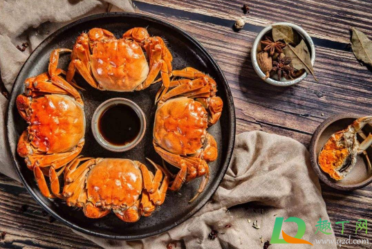 蟹黄是在螃蟹的上面还是下面(大闸蟹蟹黄下面的黄的是什么)