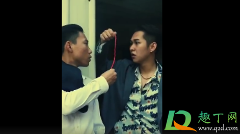 抖音拿红绳原地结婚什么梗(抖音红绳视频) 抖音拿红绳原地结婚什么梗(抖音红绳视频)