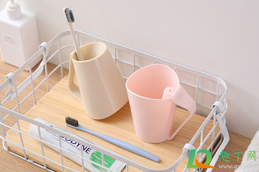 刷牙杯里会生蛆吗(刷牙杯为什么有污垢)