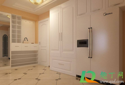 白色家具脏了怎么擦干净(如何擦拭白色家具)