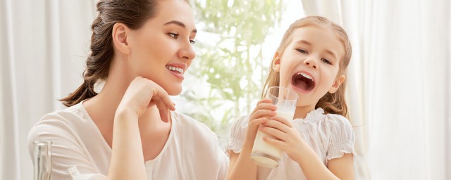 空腹喝牛奶有什么坏处(空腹喝牛奶有什么坏处吗)