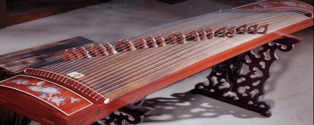 古筝练手型技巧(古筝入门教程手型)