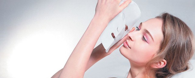 先洗头还是先敷面膜呢(先洗澡还是先敷面膜还是先洗头)