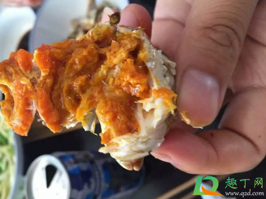 螃蟹熟了黄是干的还是稀的(煮熟的螃蟹黄是稀的怎么回事)